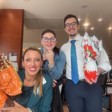 Hotel Porto Azzurro Sirmione Bagian luar foto