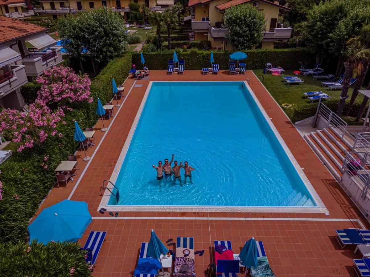 Hotel Porto Azzurro Sirmione Bagian luar foto