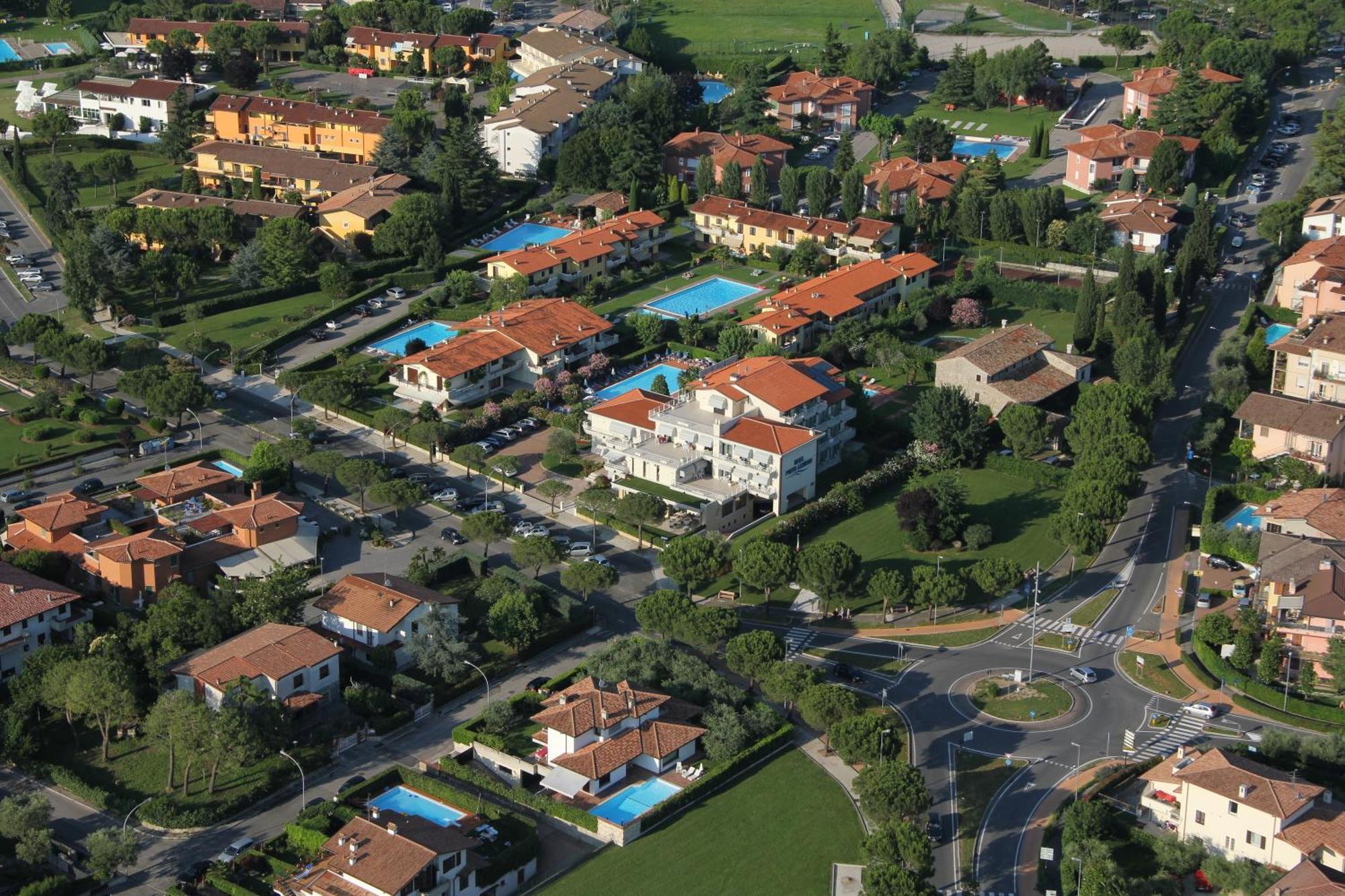 Hotel Porto Azzurro Sirmione Bagian luar foto