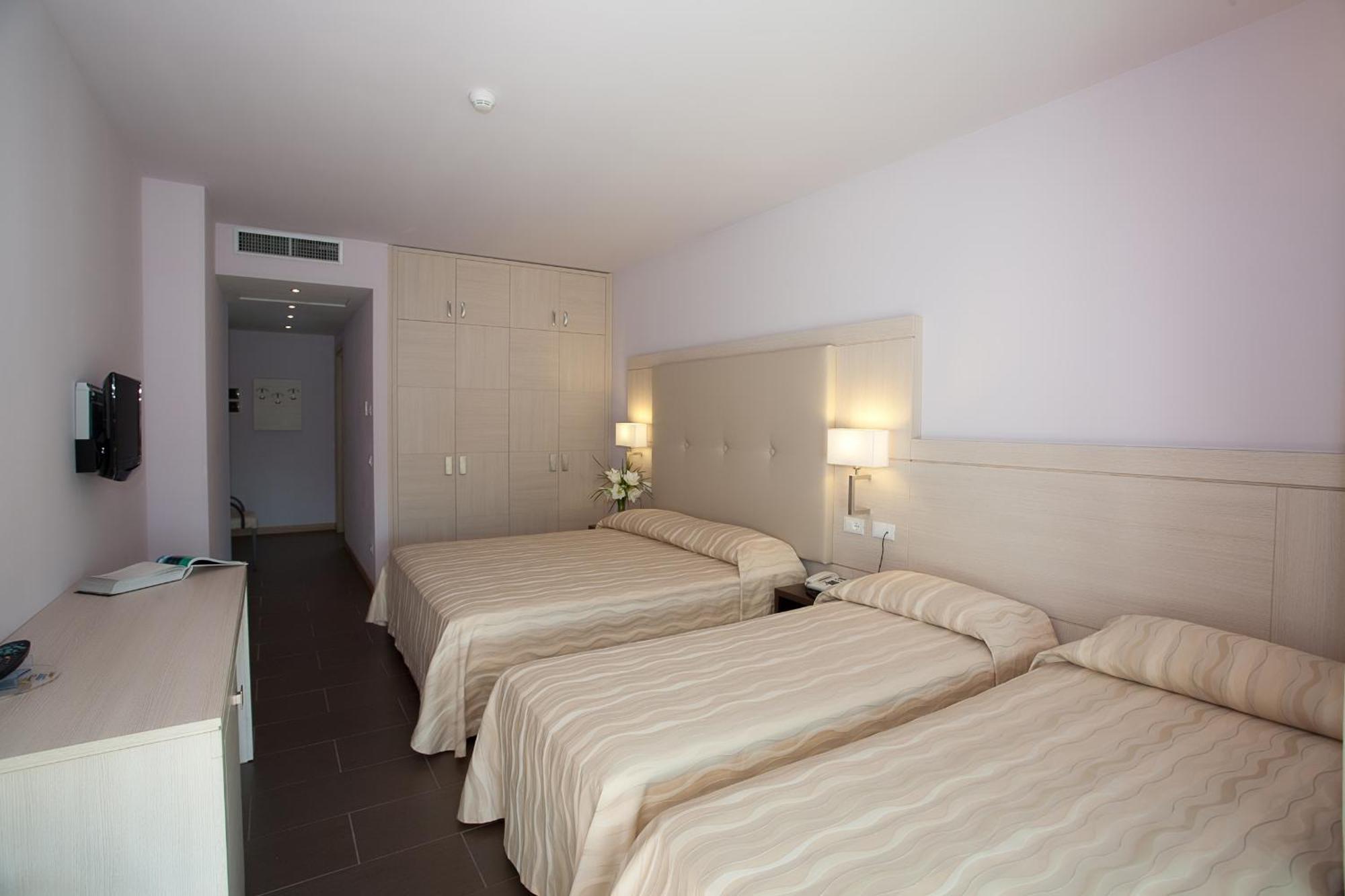 Hotel Porto Azzurro Sirmione Bagian luar foto